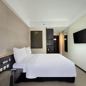 King Room Pool View